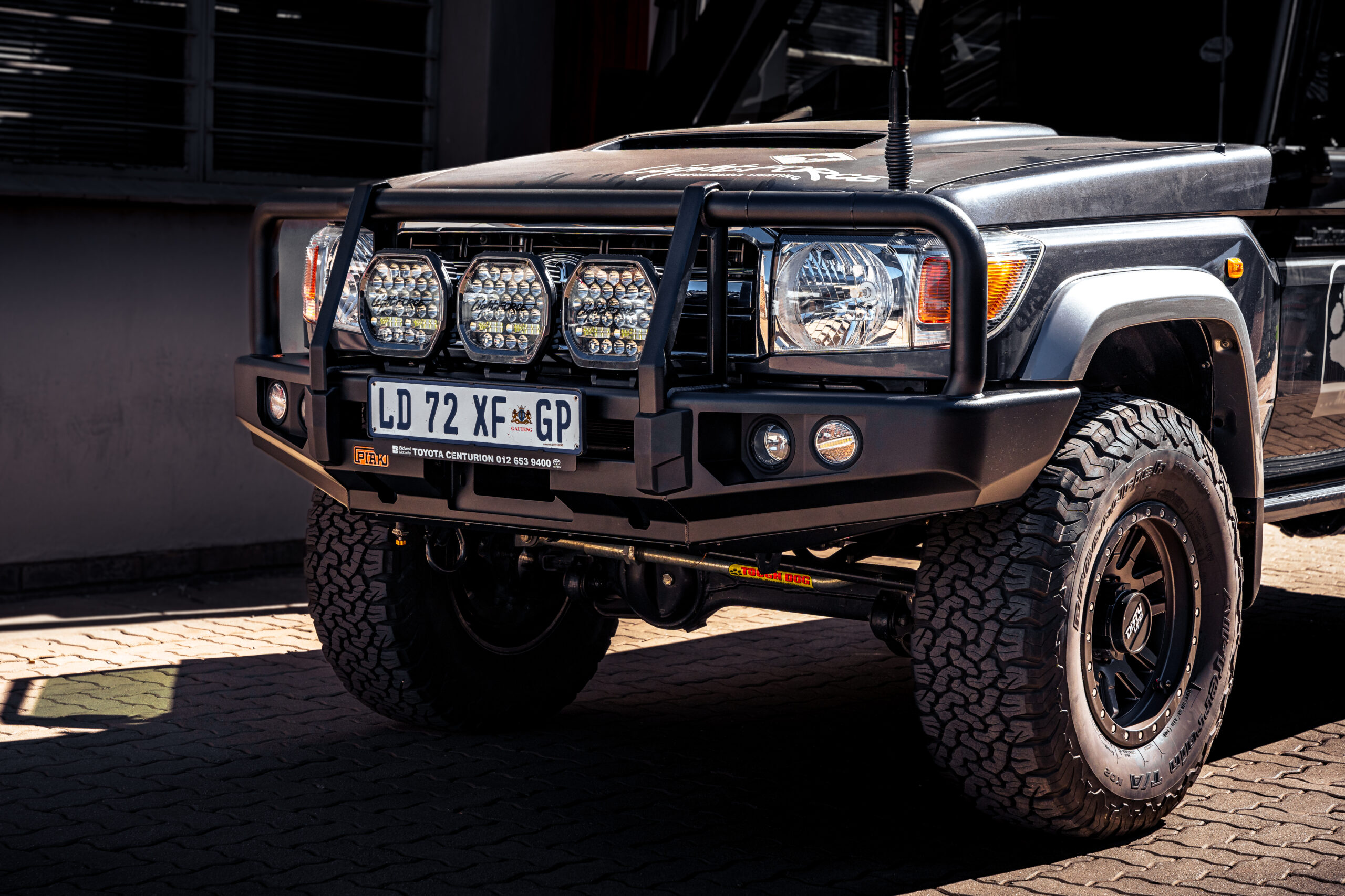 Opposite_Lock_Pics-32